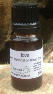 Love Organic Essential Oil Blend